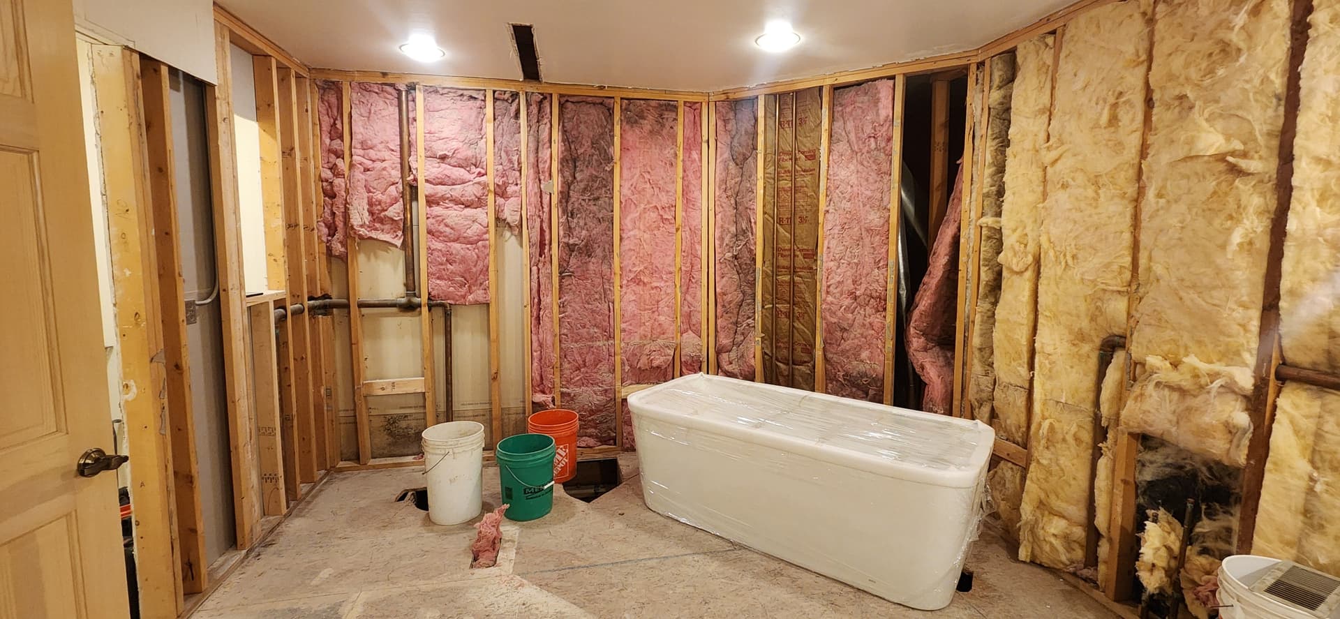 Gallery photos for Underway Master Bath Demo in Orland Park: Image #2
