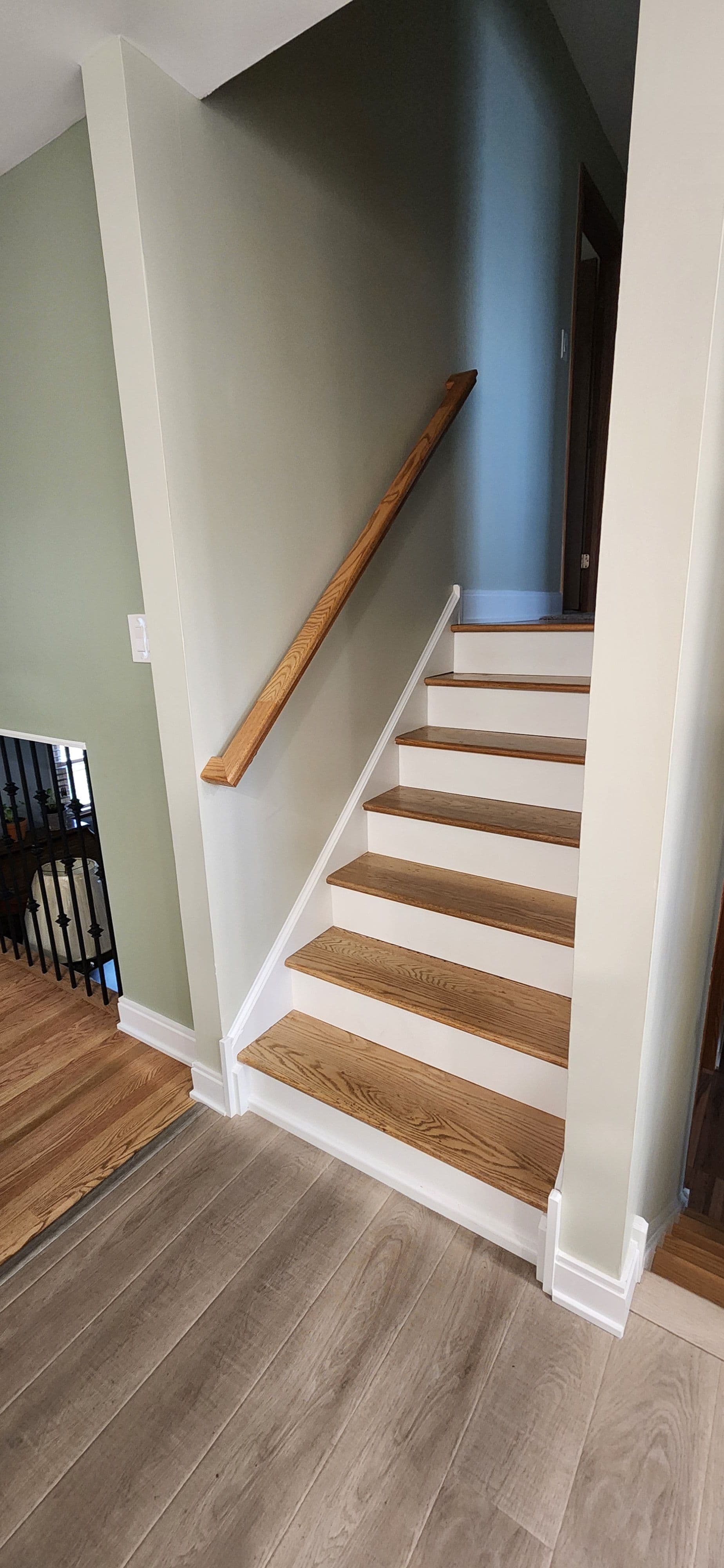 Elegant Stairway and Railings Transformation